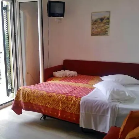 Filorian Lägenhetshotell Acharavi (Corfu)